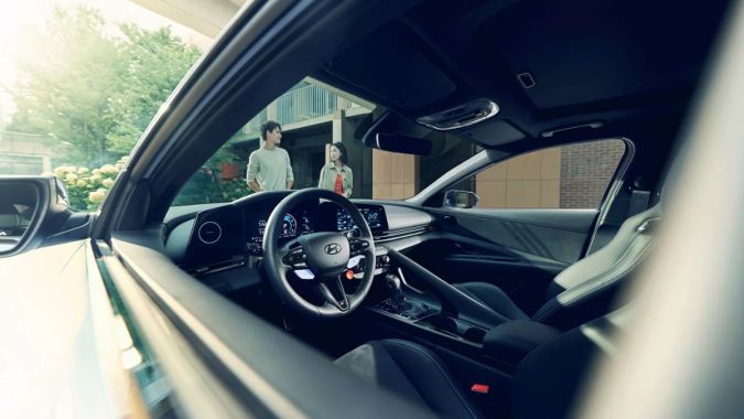 Este es el interior del 2025 Hyundai Elantra N